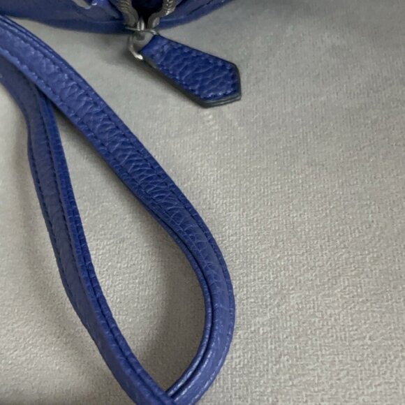 Danielle Nicole Pebbled Bucket Crossbody Bag | Cobalt Blue - Picture 6 of 6